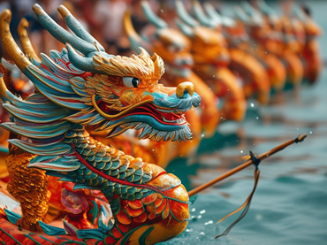 百舸爭(zhēng)流江海闊，千帆競(jìng)發(fā)亂云多。